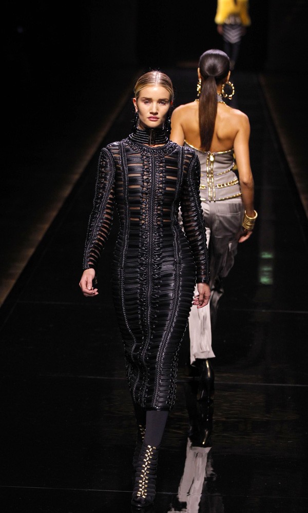 Rosie Huntington-Whiteley on the Balmain catwalk